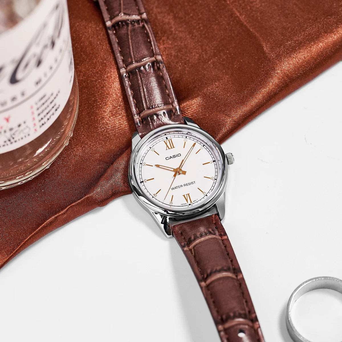Casio Watches Smartwatch - Reloj de cuarzo analógico para mujer